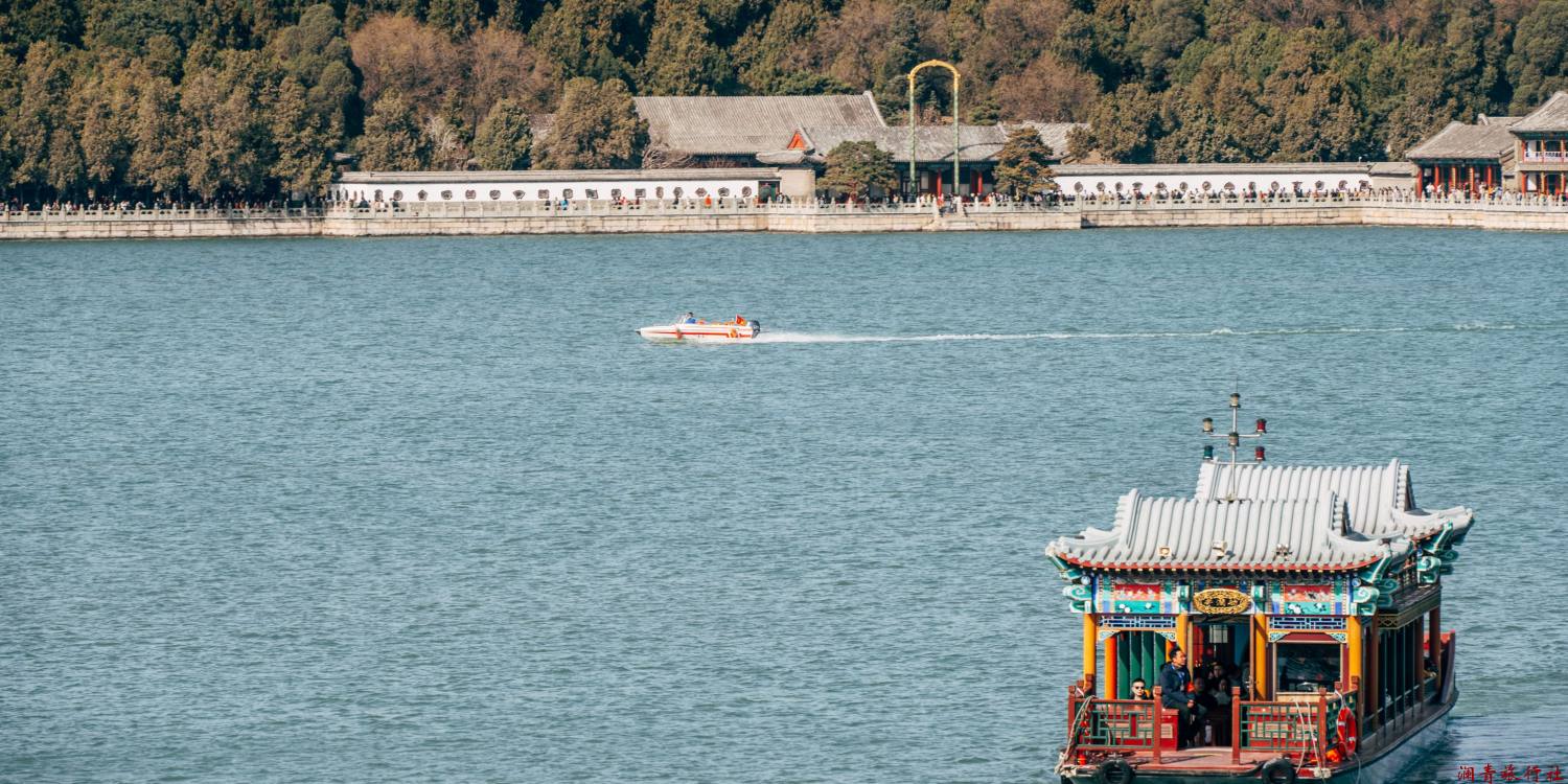 国庆假期南京钟山、夫子庙周边实施交通管控，南京澜青国际旅行社多举措保障游客顺畅出行