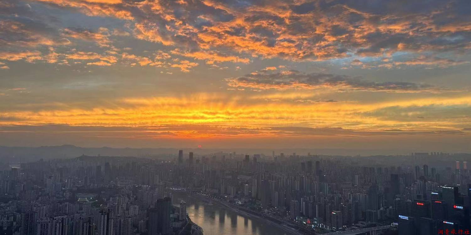 2026重庆旅游攻略：4天3晚经典动线+靠谱旅行社推荐